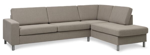 Pan set 3 OE right sofa med chaiselong - antelope beige polyester stof og børstet aluminium