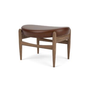 Audo Copenhagen - Elizabeth Ottoman / By Ib Kofod-Larsen - Fodskammel - Oiled Walnut / Dakar 0329 - W57 x L42 x H36 cm