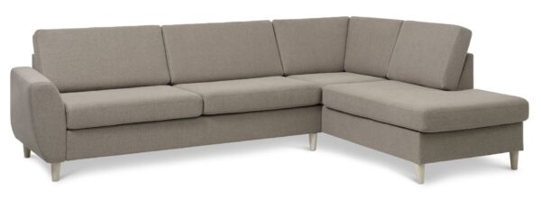 Wendy set 3 OE right sofa, m. chaiselong - antelope beige polyester stof og natur træ